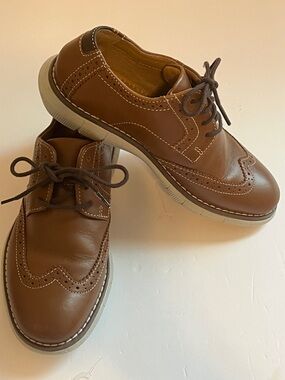 Johnston & Murphy Boy’s Brown Wingtip Derby Shoes Size 13